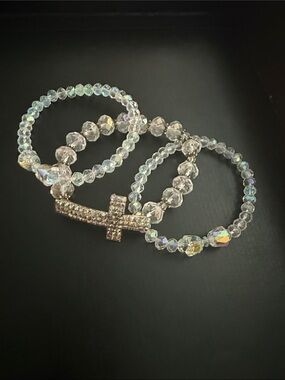 Buy 2 for 10$ Iridescent Crystal Cross Stretch Bracelet Set - Clear